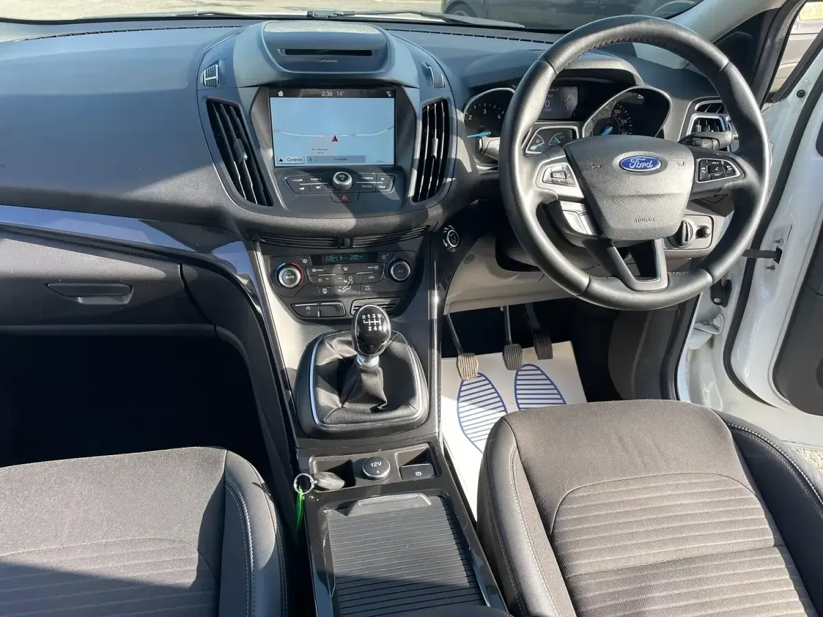 Used Ford Kuga Titanium 150 HP (110 kW) 2017 White SUV