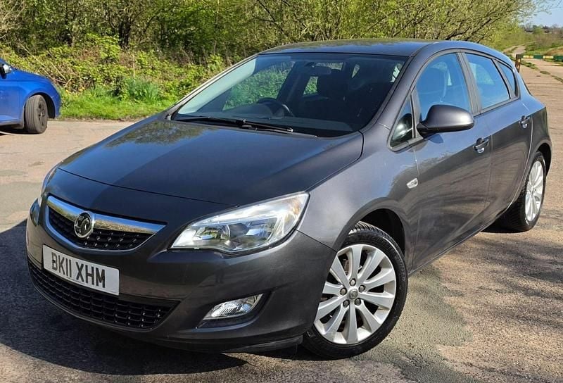 Second-hand Vauxhall Astra 2011 Gri Hatchback