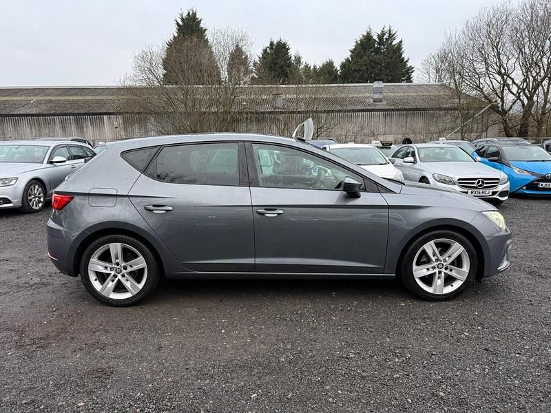 Begagnad Seat Leon FR 125 HK (91 kW) 2018 Grå Halvkombi