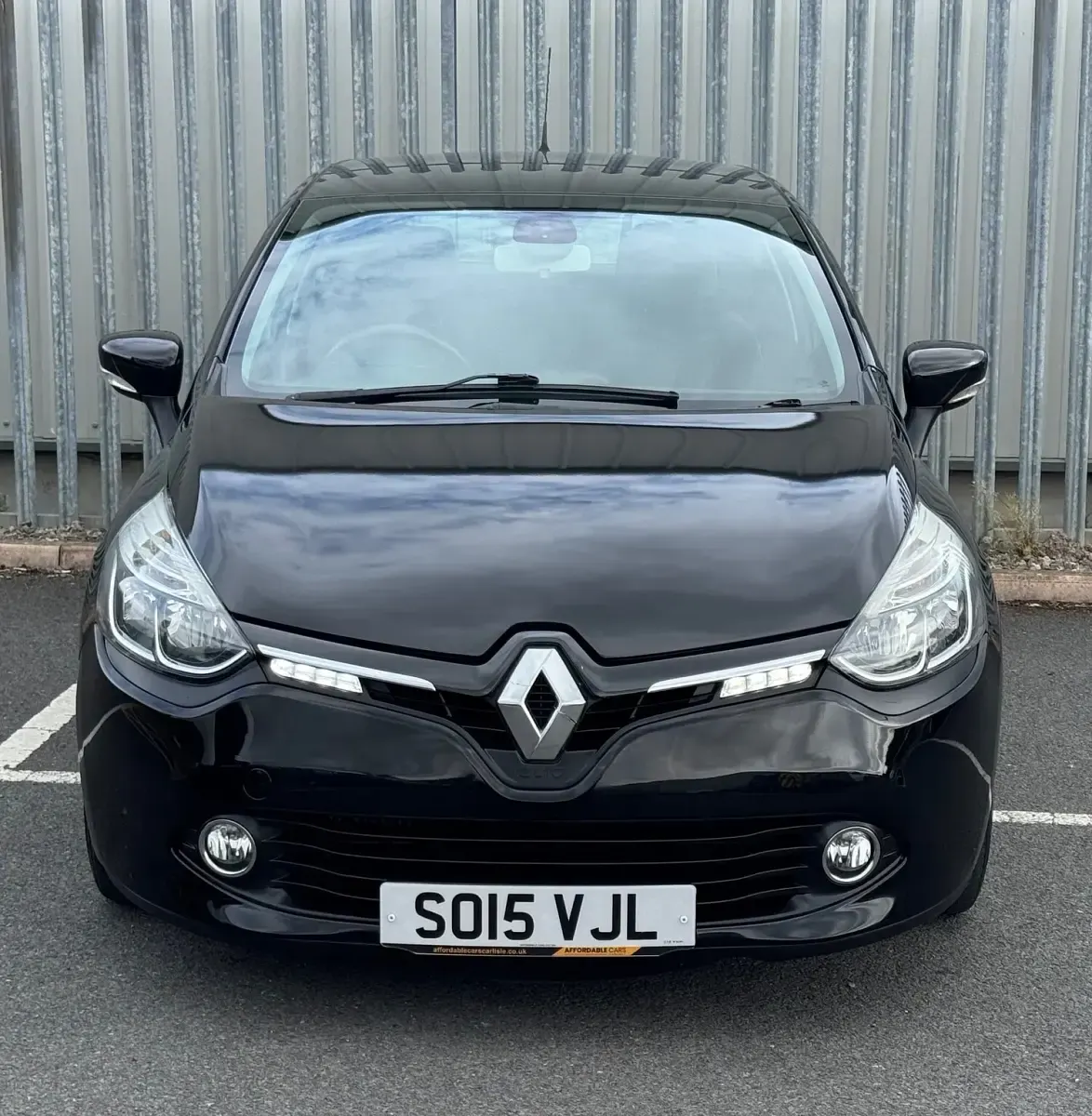 Used Renault Clio Dynamique 90 HP (66 kW) 2015 Black Hatchback