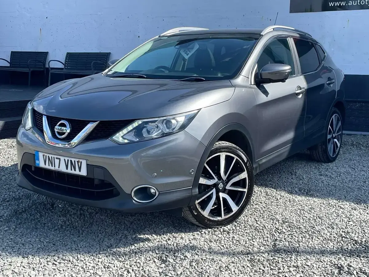 Used Nissan Qashqai Tekna 110 HP (80 kW) 2017 Grey SUV