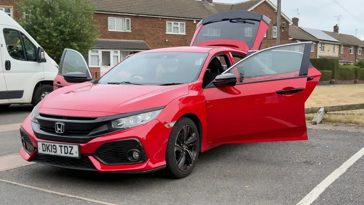 Used Honda Civic SR 120 HP (88 kW) 2019 Red Hatchback