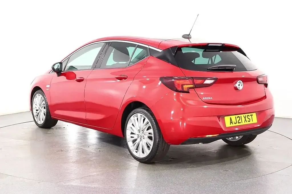 Second-hand Vauxhall Astra Edition 2021 Roșu Hatchback