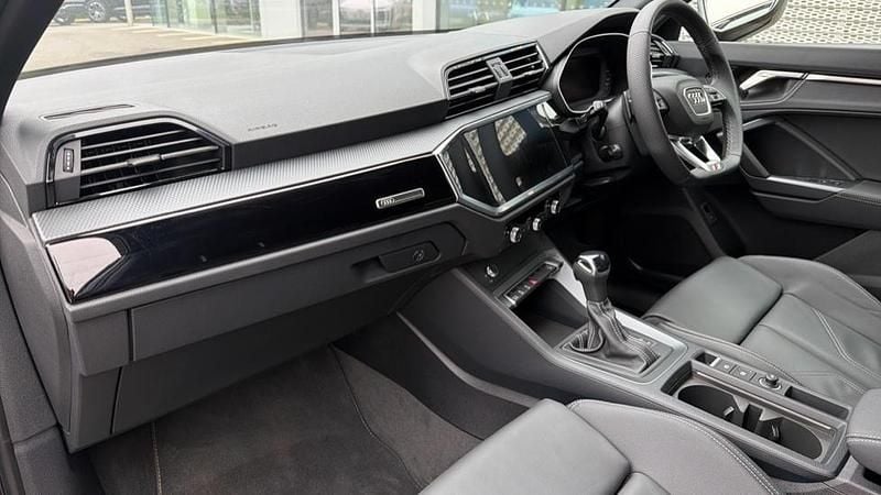 Used Audi Q3 Black Edition 150 HP (110 kW) 2025 Blue SUV