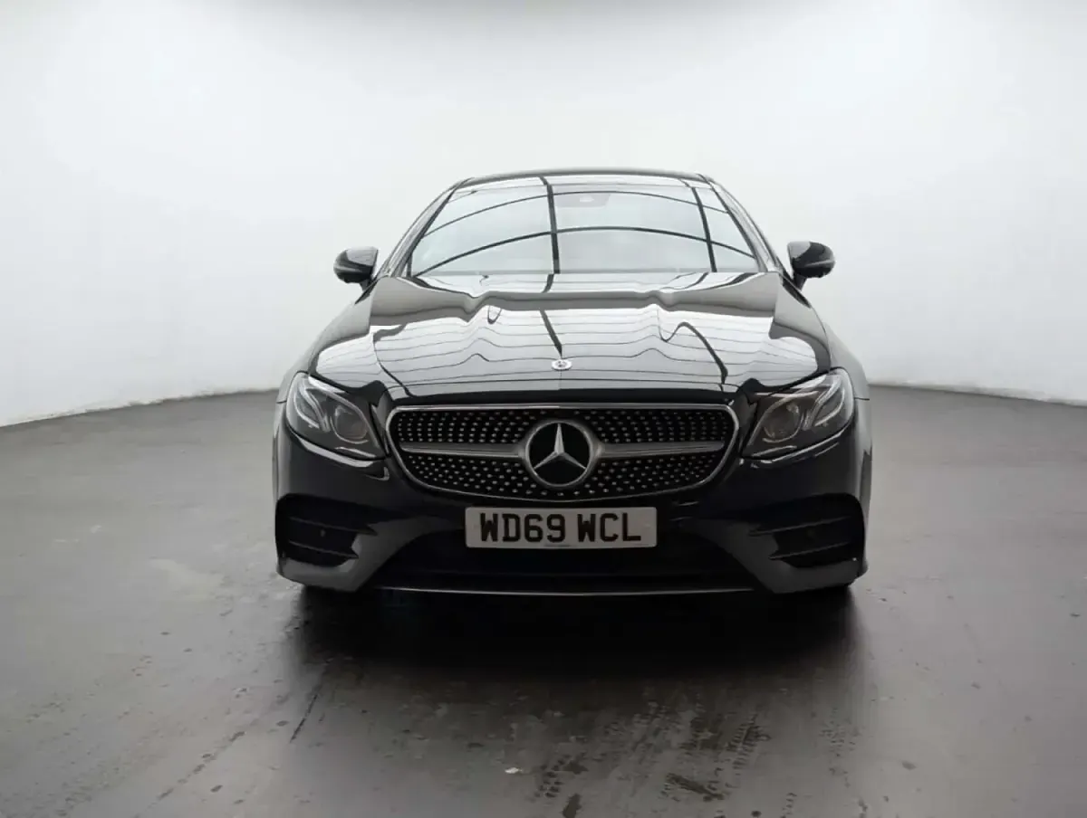 Begagnad Mercedes E220 AMG Line Premium 194 HK (142 kW) 2020 Svart Sportkupé