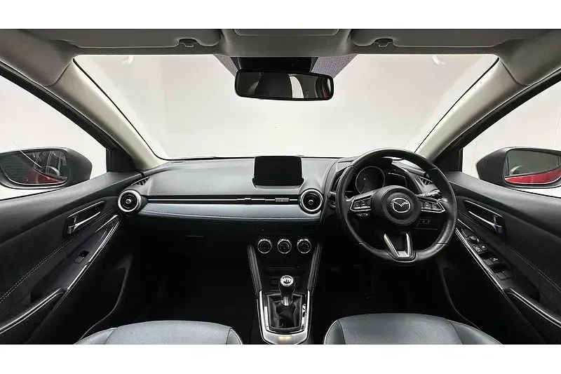 Używany Mazda 2 Inclusive 2021 Czerwony Hatchback