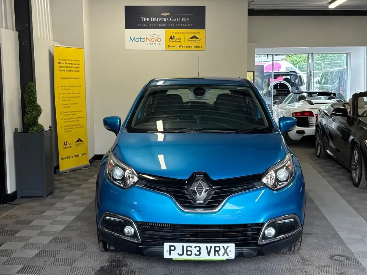 Second-hand Renault Captur Expression+ 90 CP (66 kW) 2014 Albastru SUV
