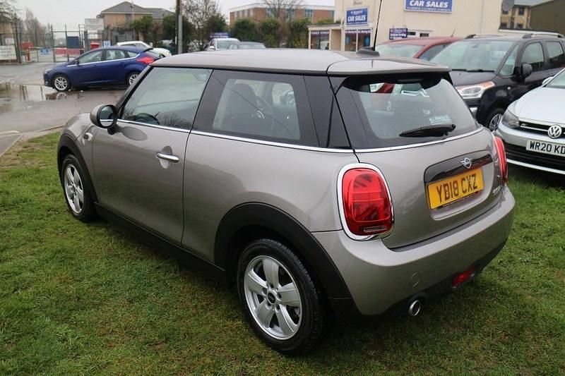Used Mini Cooper Hatch 2018 Silver Hatchback