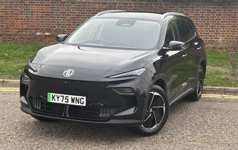 Black New 2025 MG MG5 EV Trophy Estate | £25,899 (A bit pricey) - Image 1/4