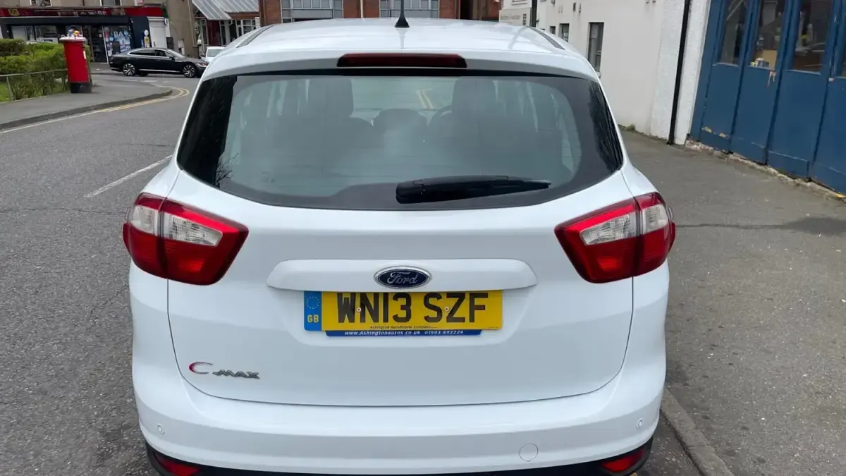 Begagnad Ford C-MAX Zetec 105 HK (77 kW) 2013 Vit Minibuss