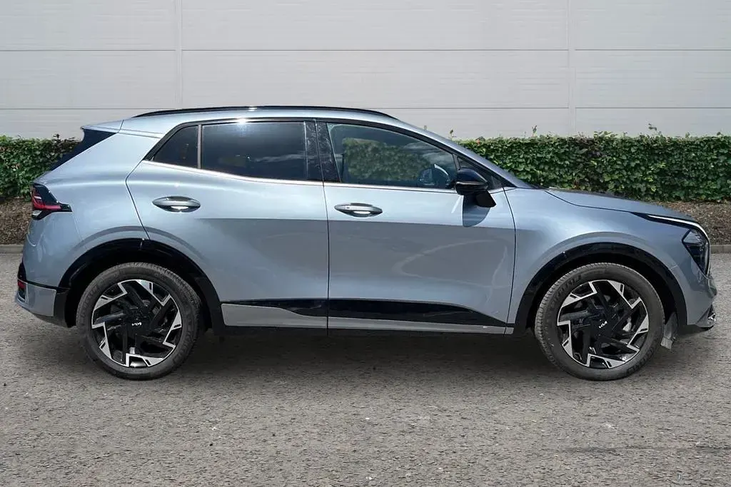 Used Kia Sportage GT-Line 136 HP (100 kW) 2025 Silver SUV