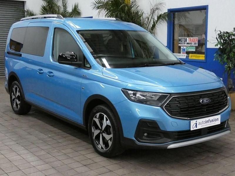 Used Ford Grand Tourneo Connect Active 114 HP (83 kW) 2023 Blue MPV