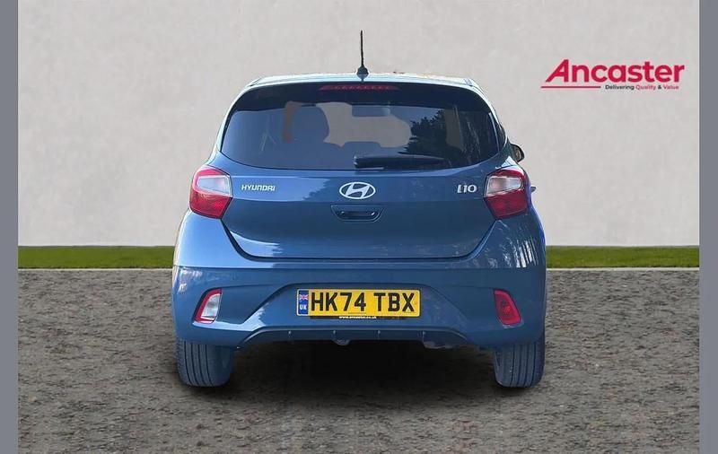 Used Hyundai i10 Premium 77 HP (56 kW) 2024 Blue Hatchback
