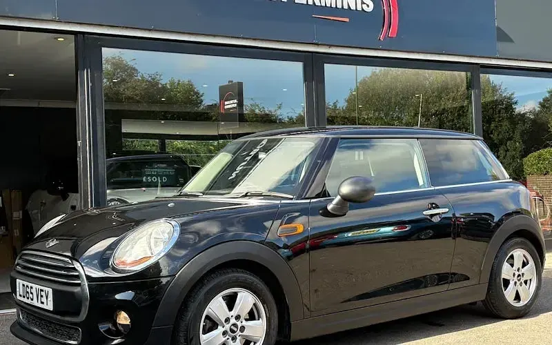 Used Mini ONE Hatch 102 HP (75 kW) 2017 Hatchback