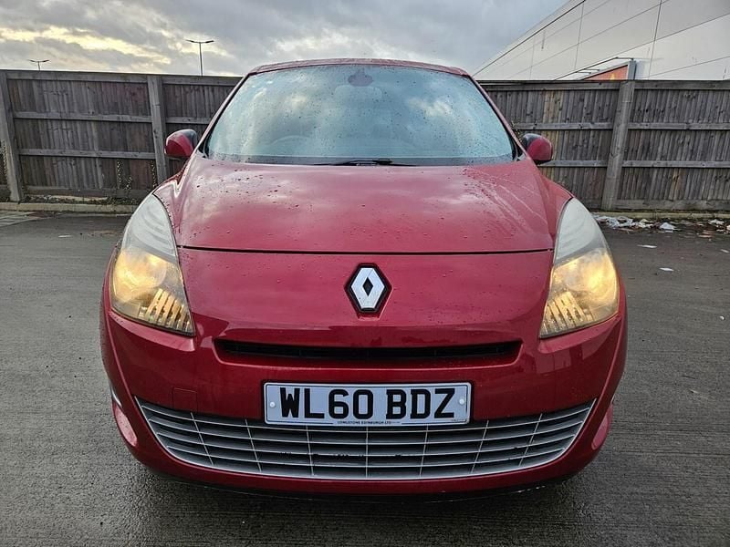 Used Renault Grand Scénic III Privilege 150 HP (110 kW) 2010 Red MPV