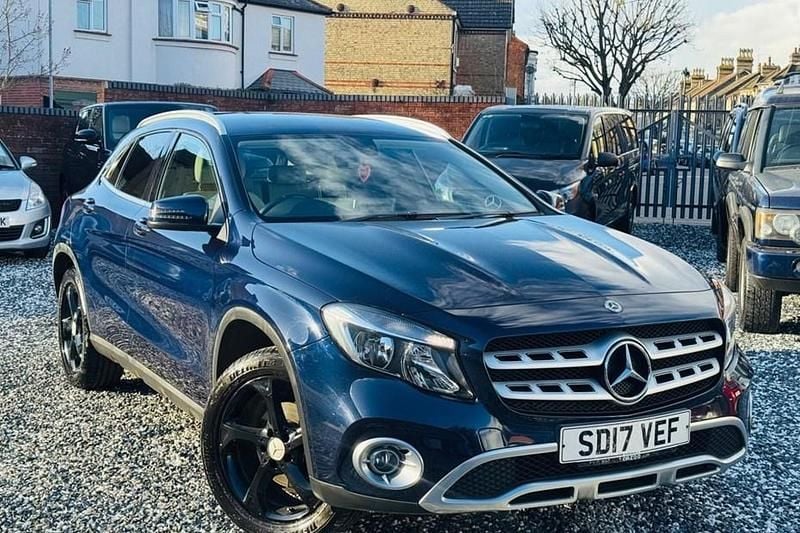 Used Mercedes GLA200 136 HP (100 kW) 2017 Blue SUV