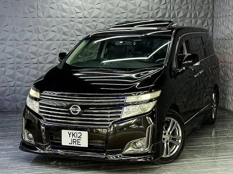 Usado Nissan Elgrand 2026 Negro Monovolumen