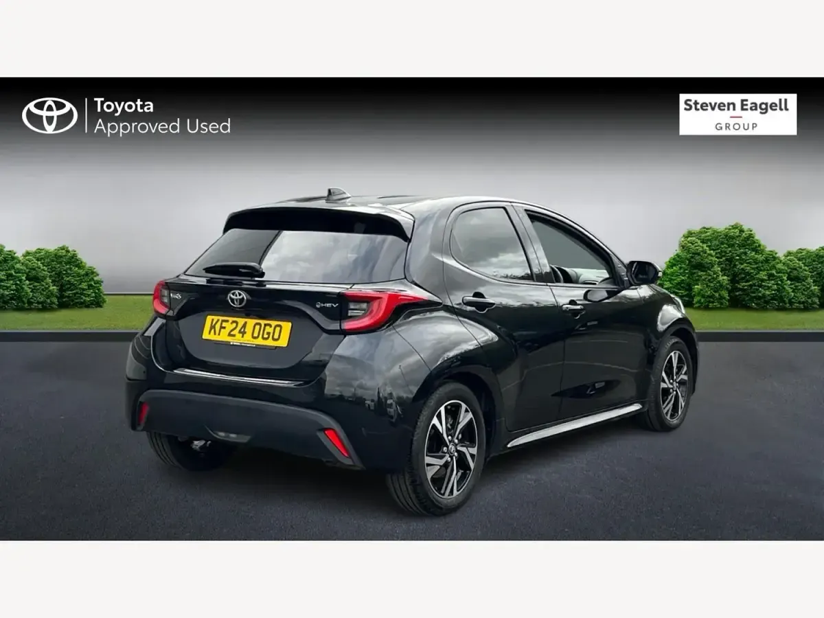 Used Toyota Yaris Hybrid Design 2024 Black Hatchback
