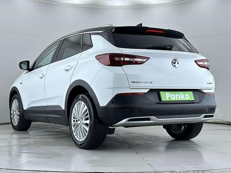 Used Vauxhall Grandland X Business Edition 130 HP (95 kW) 2020 White SUV