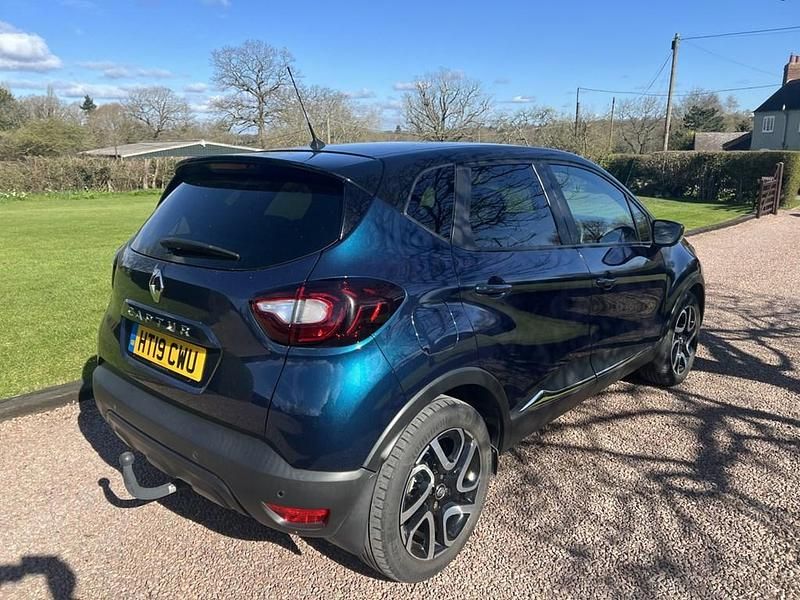 Used Renault Captur Iconic 2019 Blue SUV