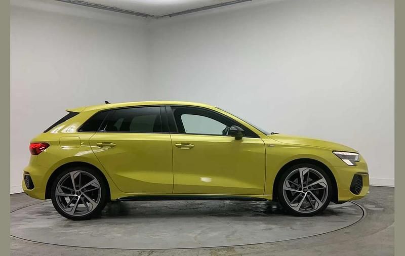 Used Audi A3 Comfort 147 HP (108 kW) 2023 Yellow Sedan