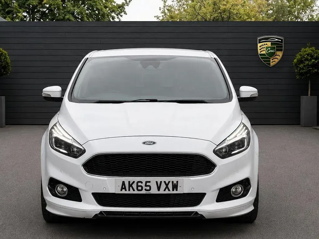Used Ford S-MAX Sport 210 HP (154 kW) 2016 White MPV