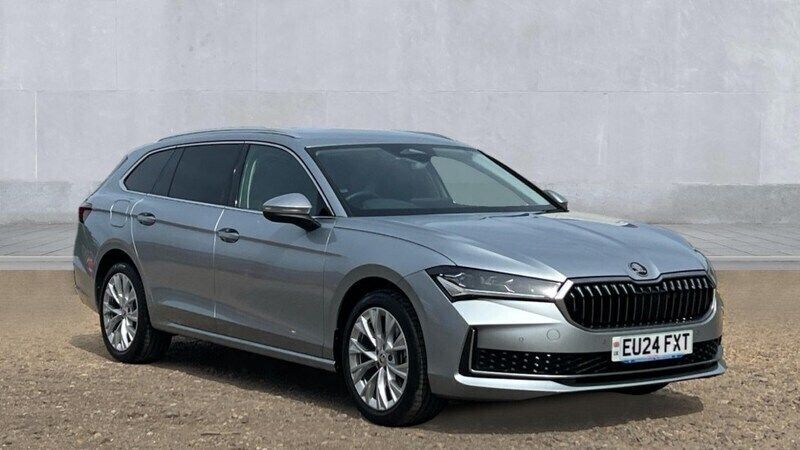 Pebble silver metallic Used 2024 Skoda Superb SE L Estate | £29,250 (Expensive) - Image 1/4