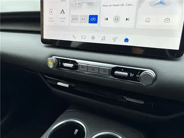 Nouă MG MG5 EV SE 169 kW (231 CP) 2026 Roșu Break