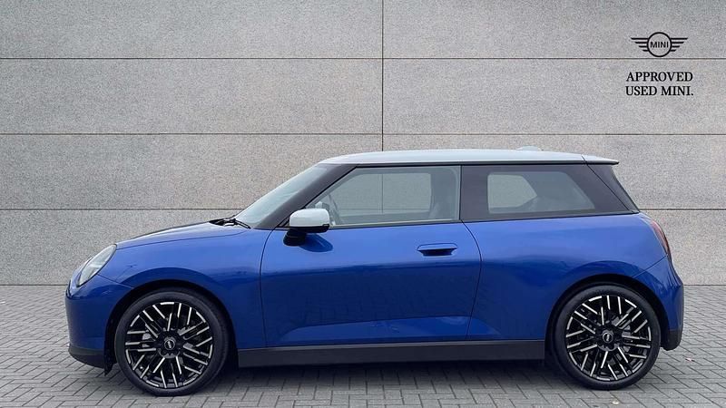 Used Mini Cooper Hatch 133 kW (181 HP) 2024 Blue Hatchback