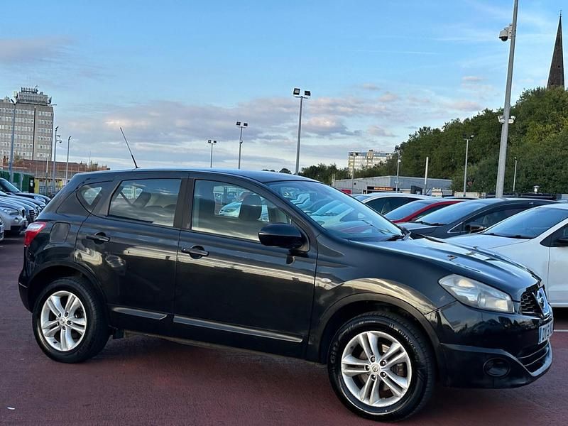 Black Used 2013 Nissan Qashqai Acenta SUV | £2,950 (Good price) - Image 1/4
