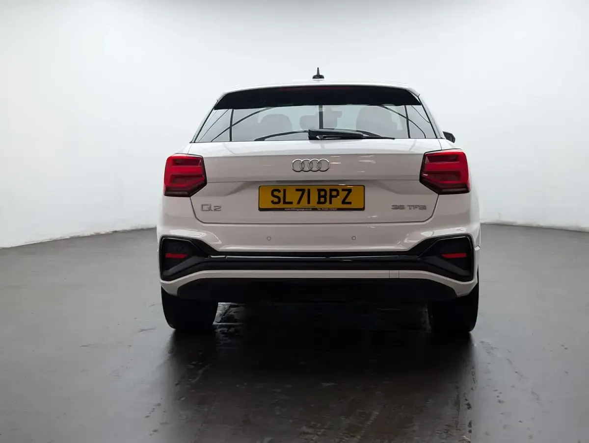 Used Audi Q2 Black Edition 150 HP (110 kW) 2022 White SUV