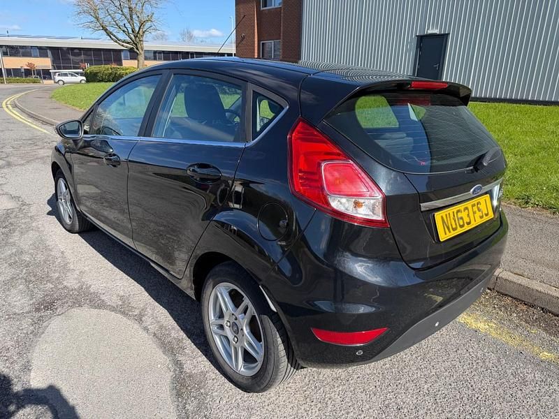 Used Ford Fiesta Zetec 82 HP (60 kW) 2013 Black Hatchback