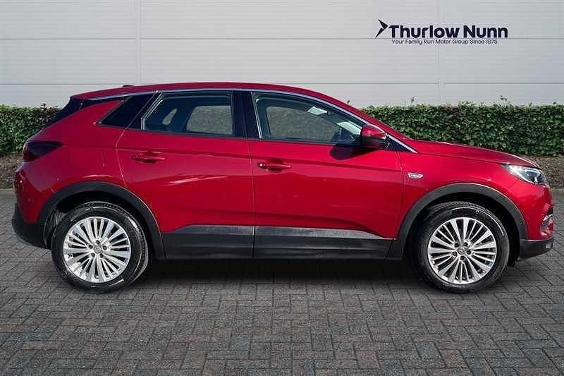Used Vauxhall Grandland X Business Edition 130 HP (95 kW) 2020 Red SUV