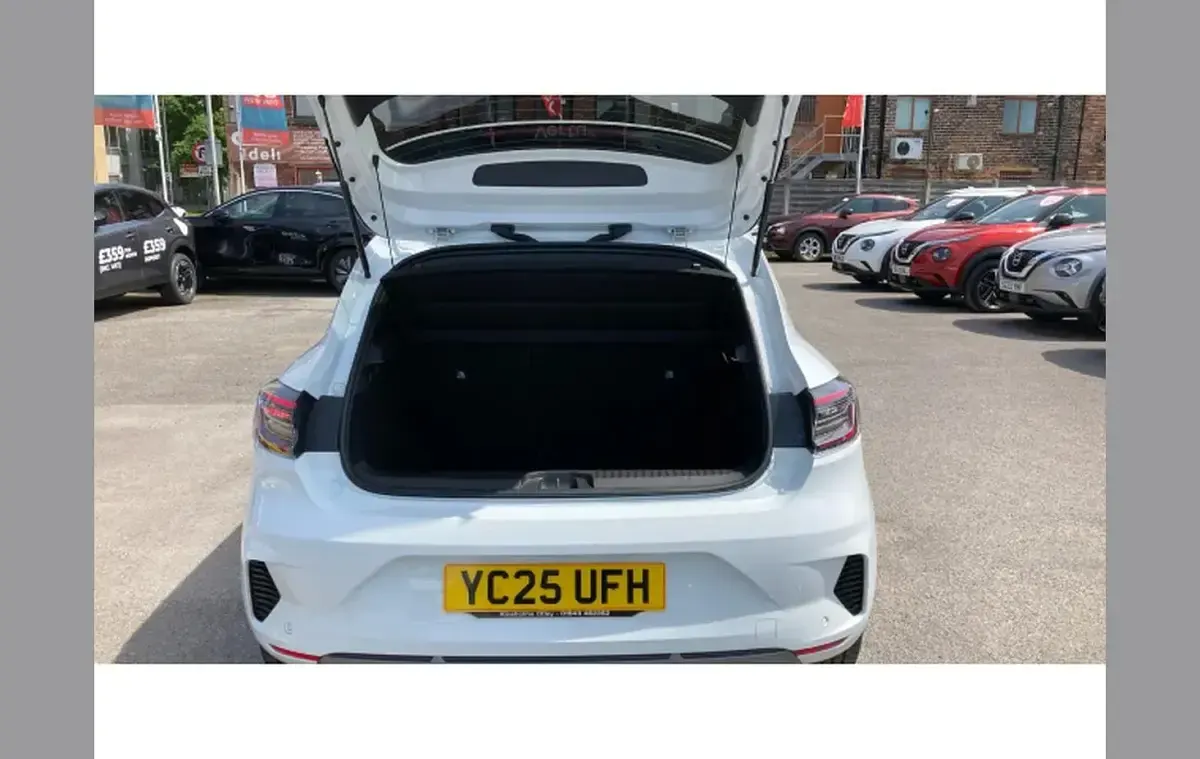 Used Renault Clio Esprit Alpine 143 HP (105 kW) 2025 White  Hatchback