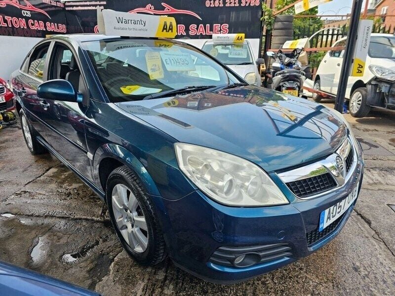 Blue Used 2007 Vauxhall Vectra Design Edition Hatchback | £1,495 (Fair price) - Image 1/4