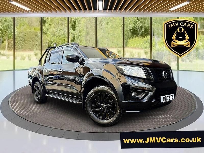Used Nissan Navara Tekna 190 HP (139 kW) 2017 Black Pickup