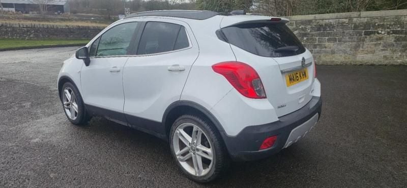 Second-hand Vauxhall Mokka Edition 140 CP (102 kW) 2016 Alb SUV