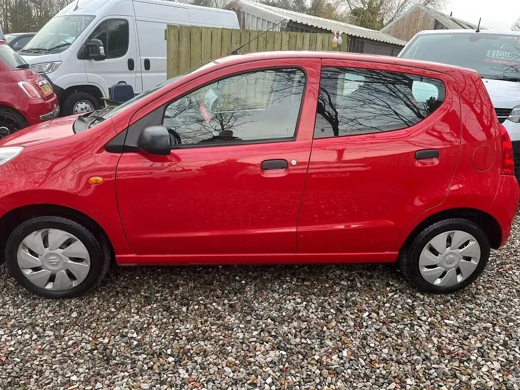 Used Suzuki Alto 68 HP (50 kW) 2014 Red Hatchback