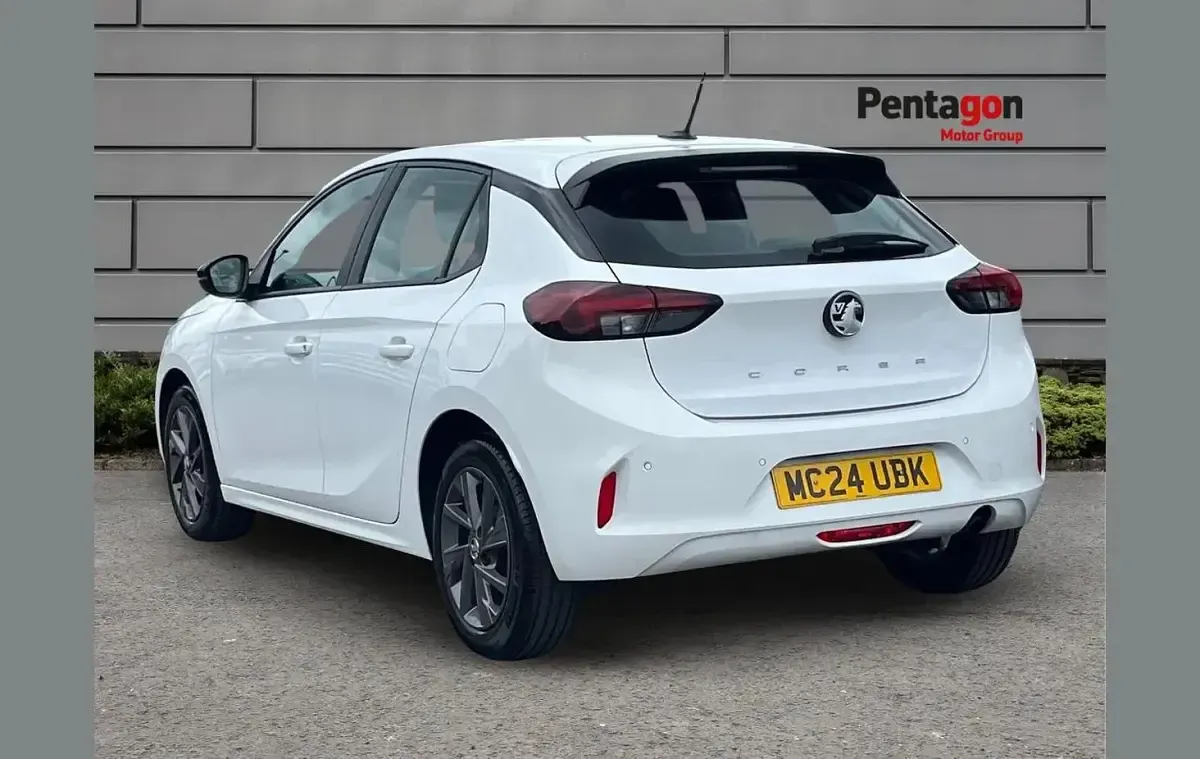 Used Vauxhall Corsa Design Edition 73 HP (53 kW) 2024 White Hatchback