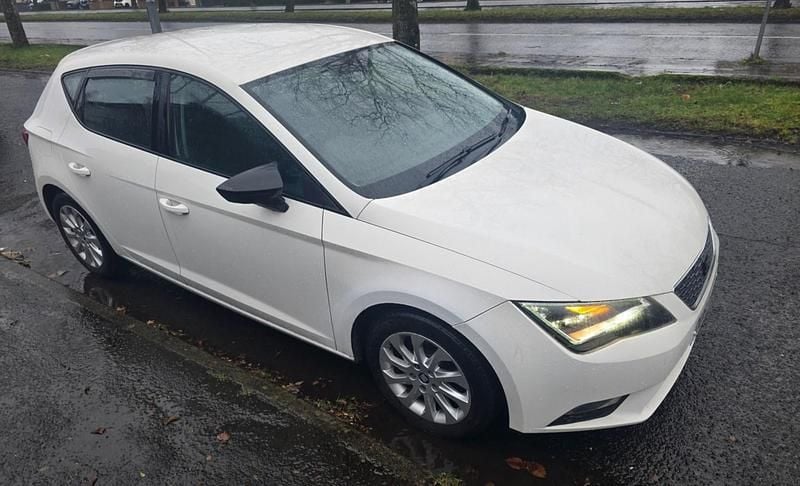 Used Seat Leon SE 110 HP (80 kW) 2013 White Hatchback