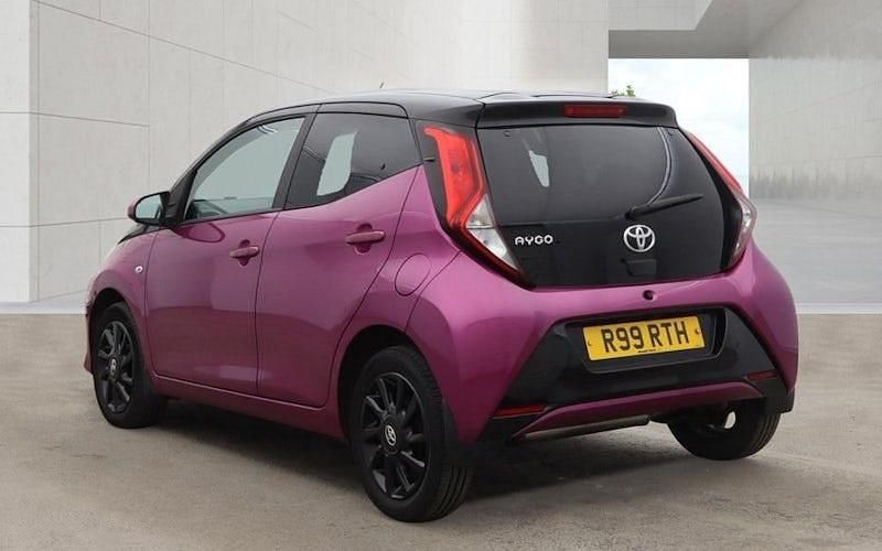 Used Toyota Aygo X-cite 72 HP (52 kW) 2019 Purple Hatchback