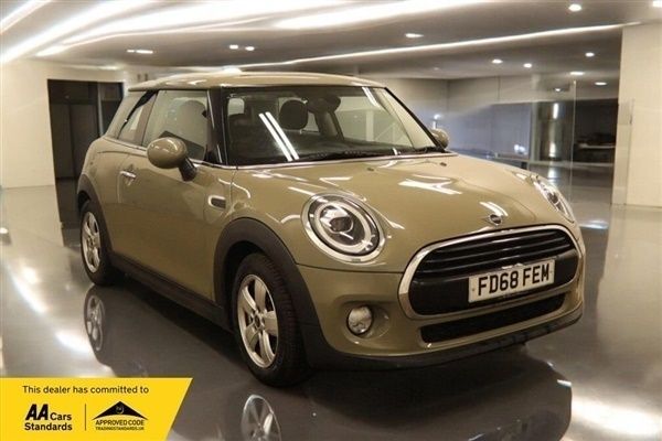 Grey Used 2018 Mini Cooper Classic Hatchback | £9,050 (Fair price) - Image 1/1