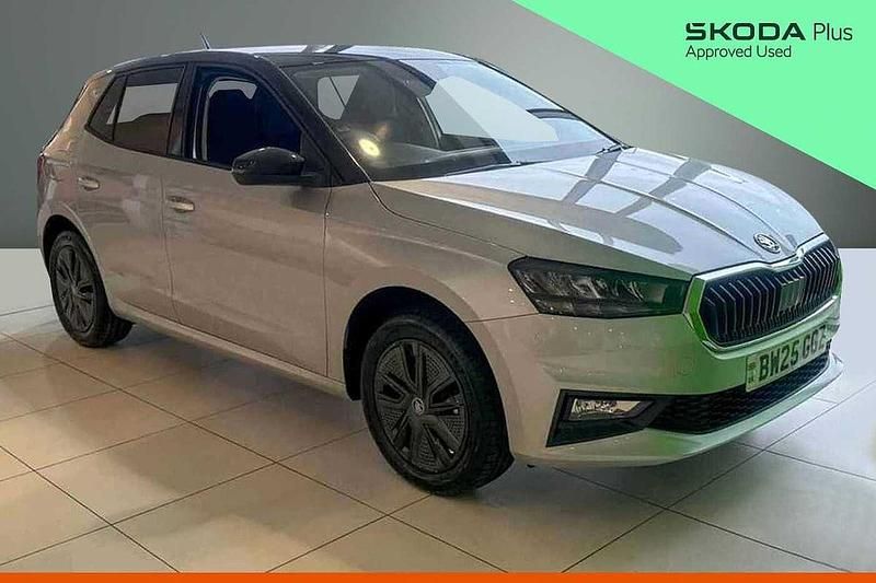 Used Skoda Fabia Design Edition 85 HP (62 kW) 2025 Brilliant silver metallic black magic pearl effect Hatchback