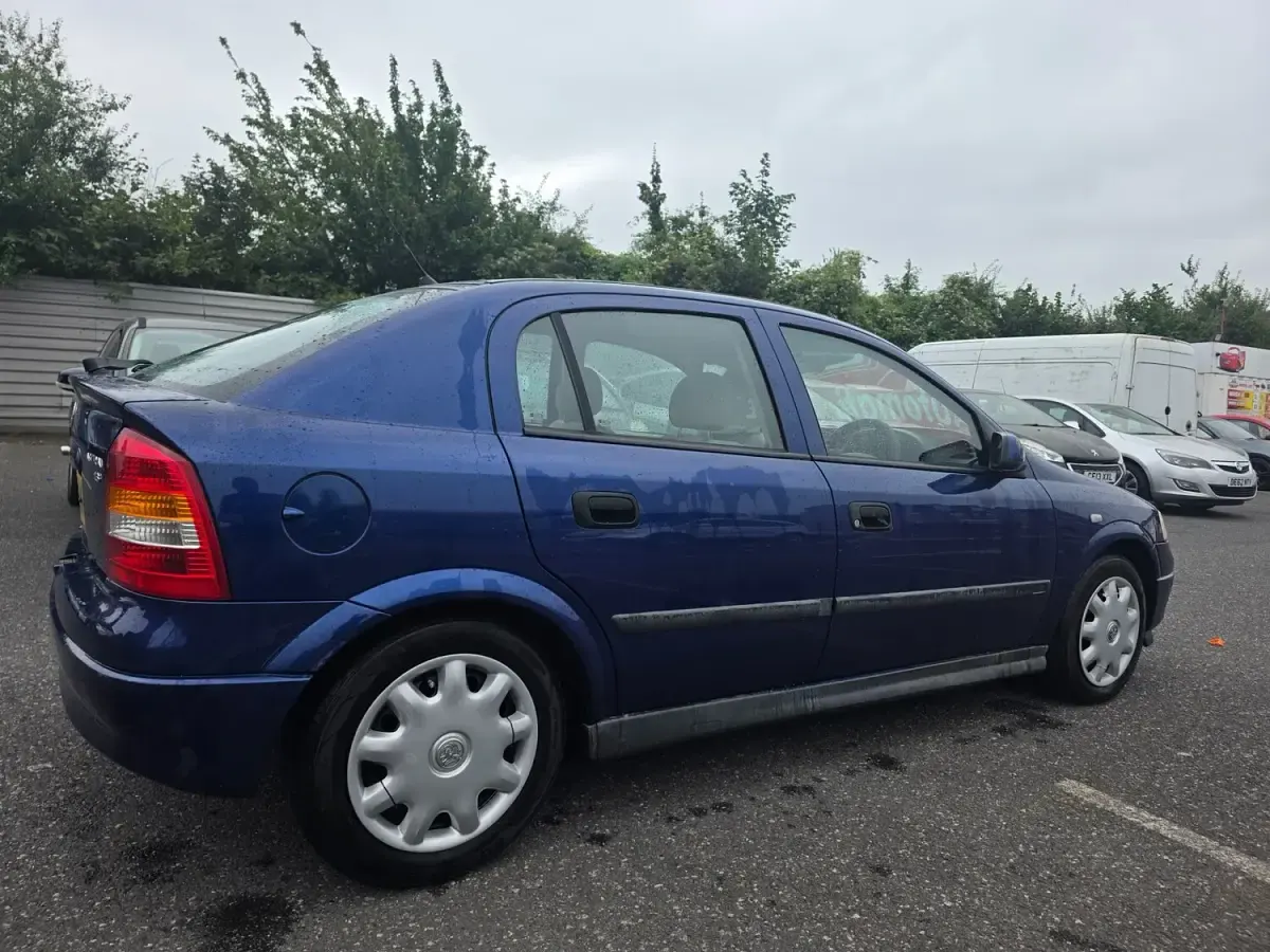 Used Vauxhall Astra Club 2004 Blue Hatchback