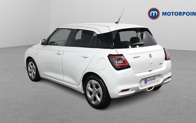 Used Suzuki Swift 82 HP (60 kW) 2025 White Hatchback