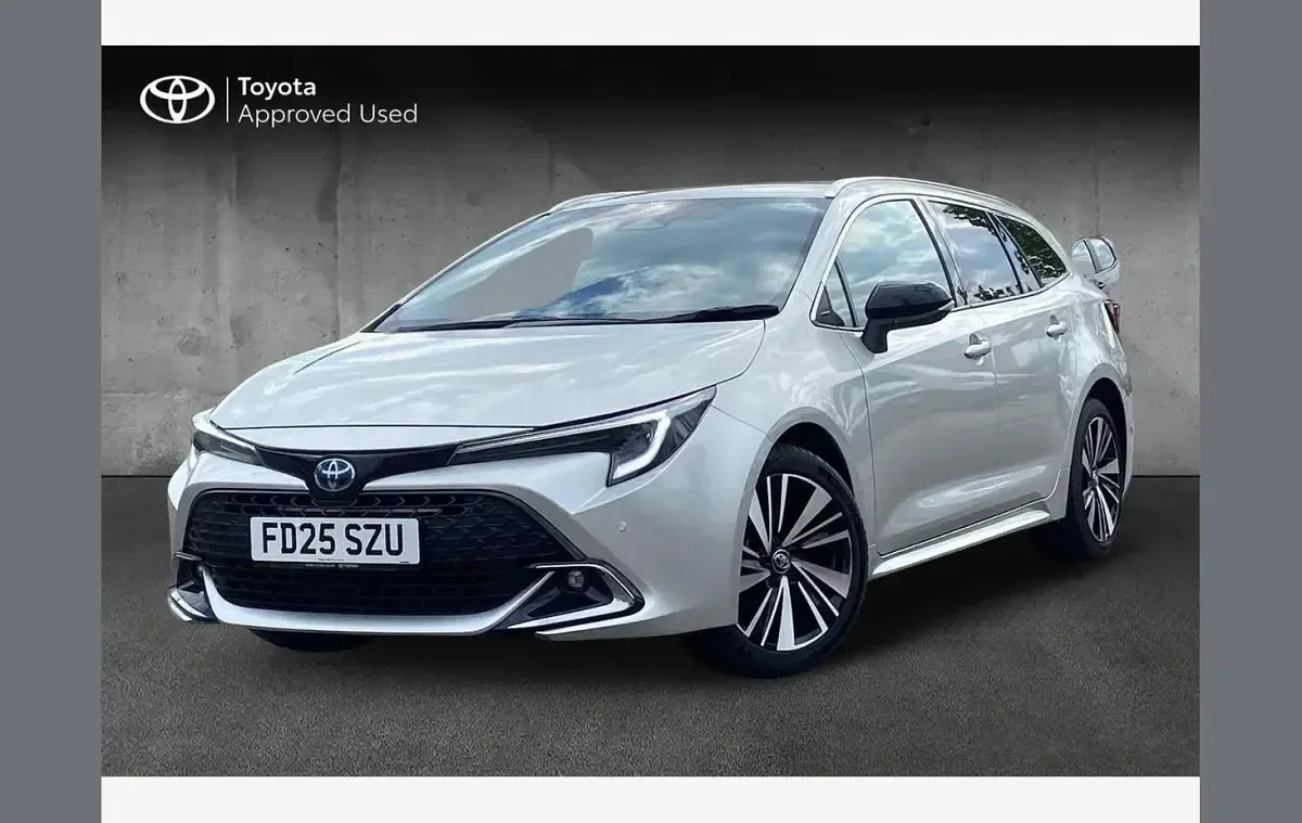 Used Toyota Corolla Design 140 HP (102 kW) 2025 Sterling silver Estate