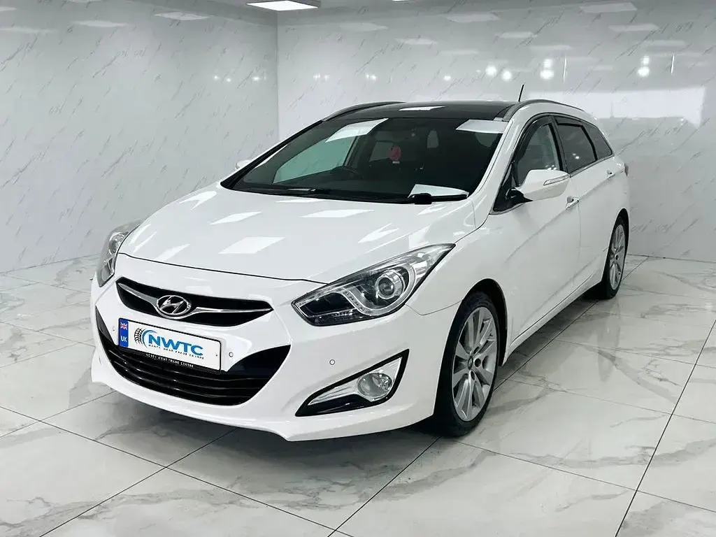 Used Hyundai i40 Premium 136 HP (100 kW) 2012 White Estate