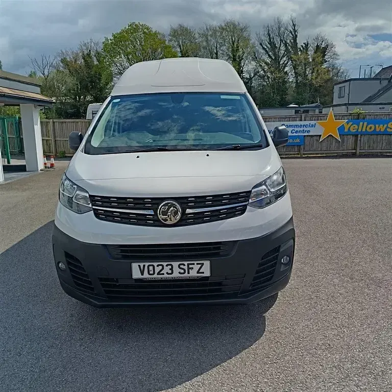 Używany Vauxhall Vivaro 100 KM (73 kW) 2023 Biały Minivan