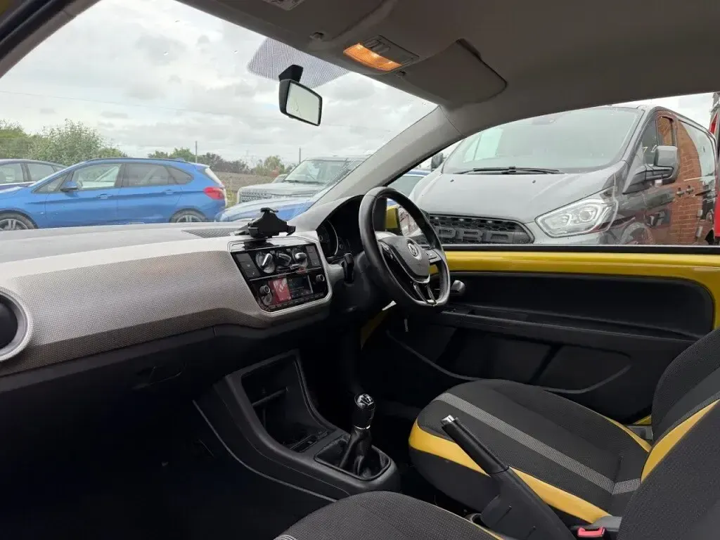 Used VW up! high up! 75 HP (55 kW) 2017 Yellow Hatchback