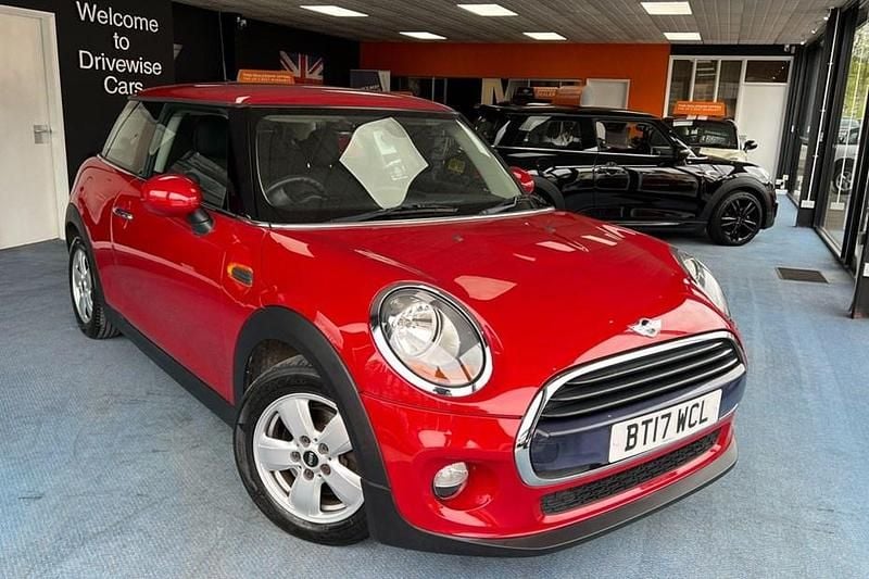 Red Used 2017 Mini Cooper D Hatch Hatchback | £8,295 (Fair price) - Image 1/1